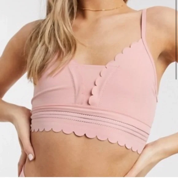 Set -Free People Movement Genesis Scalloped Set - Picture 4 of 5